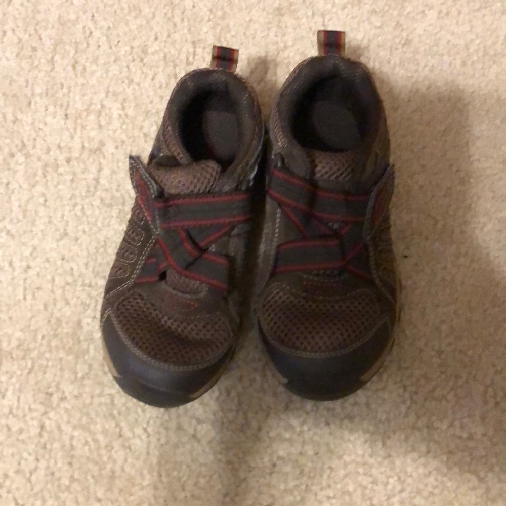 Boys shoes